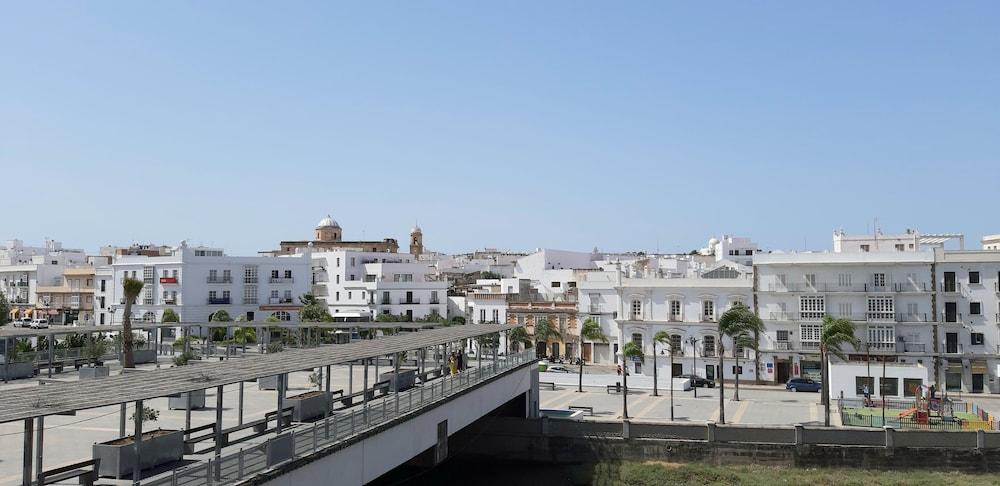 Отель Crisol Chiclana Чиклана-де-ла-Фронтера Экстерьер фото